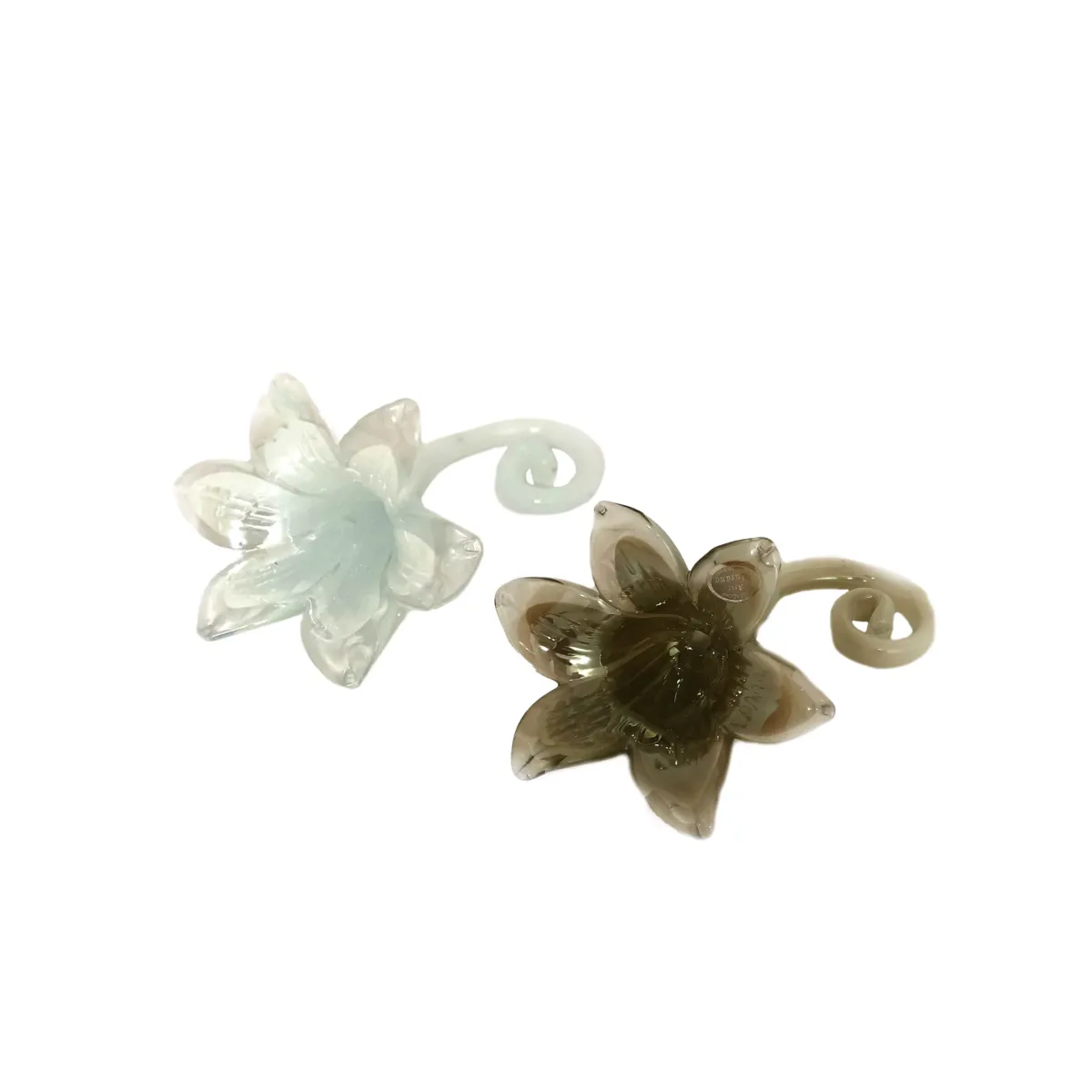 6 Petal Daffodil W/Spiral Stem Souvenir