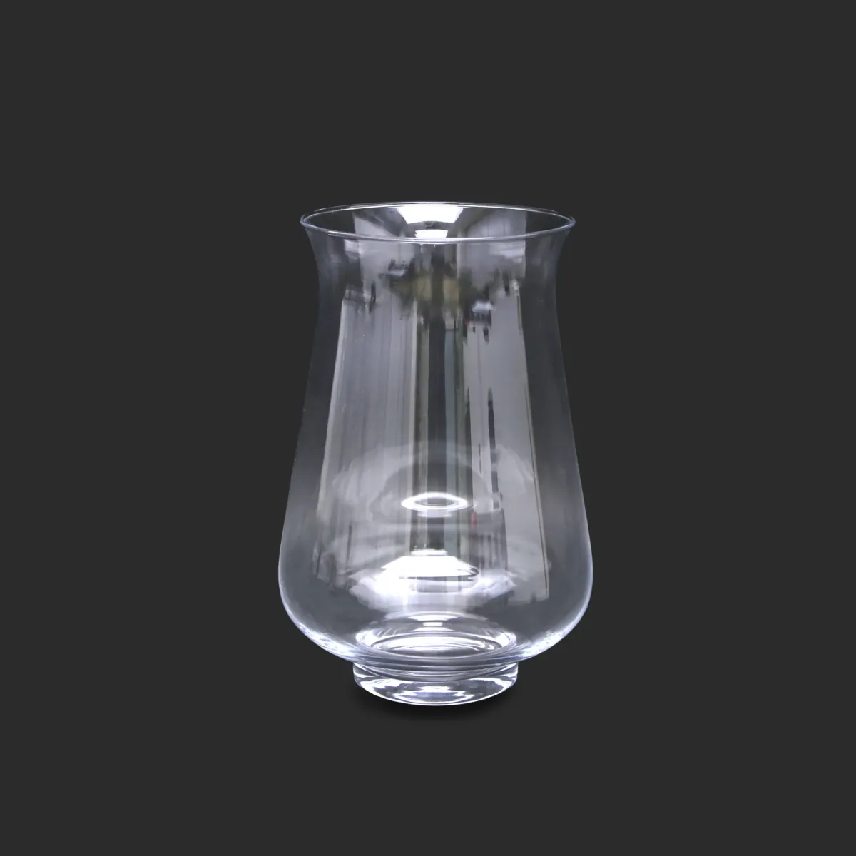 Transparent Big Tulip Vase Glassware – Display Your Blooms with Elegant Style!