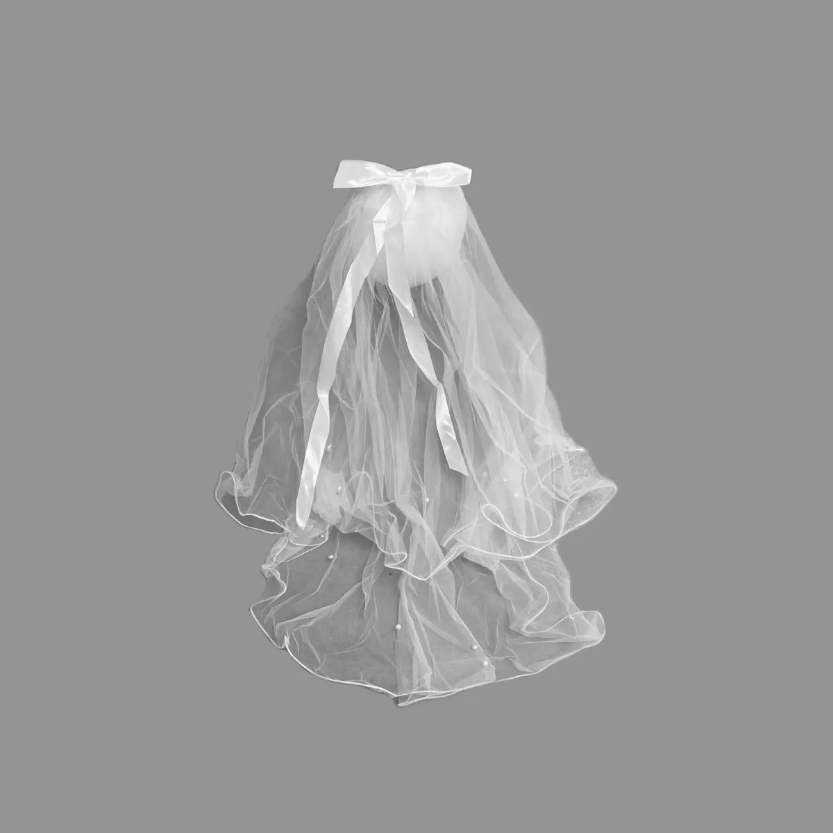 White Veil with Bow Tie Clip – Charming Occasion Accessory