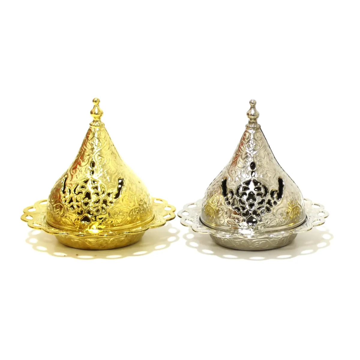 Elegant Domed Serving Plate – Showcase Your Treats