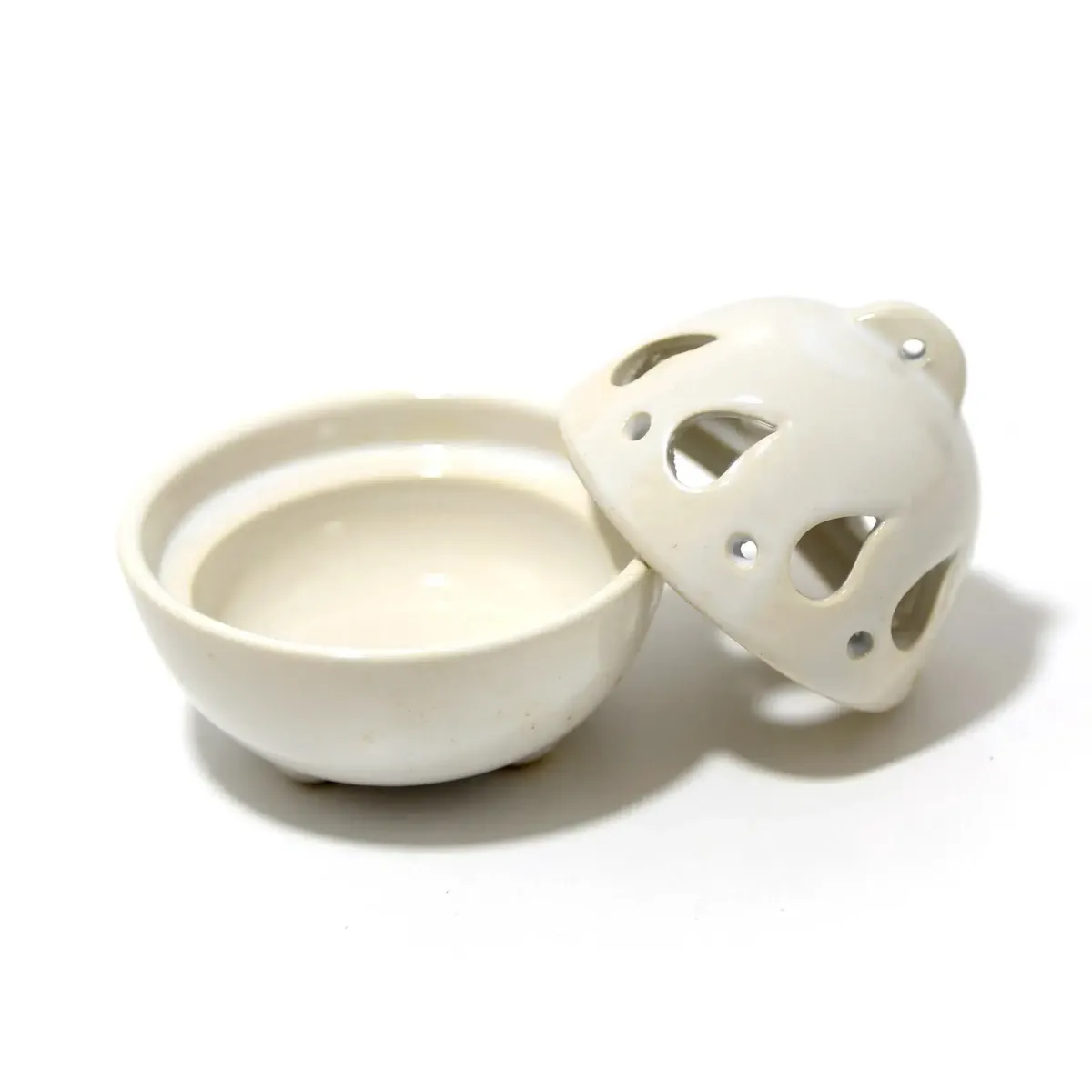 Ramadan Decoratives Designed Pottery Burner with Cover: Enhance Your Festive Ambiance