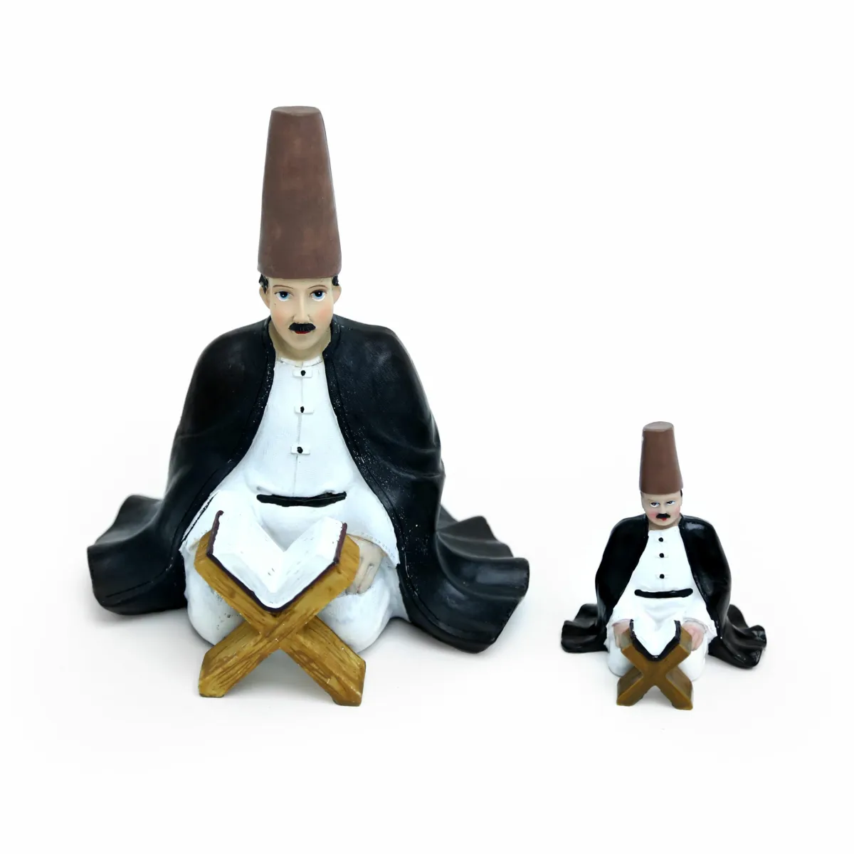 Arabian Man Reading Quran – Ramadan Resin Decor