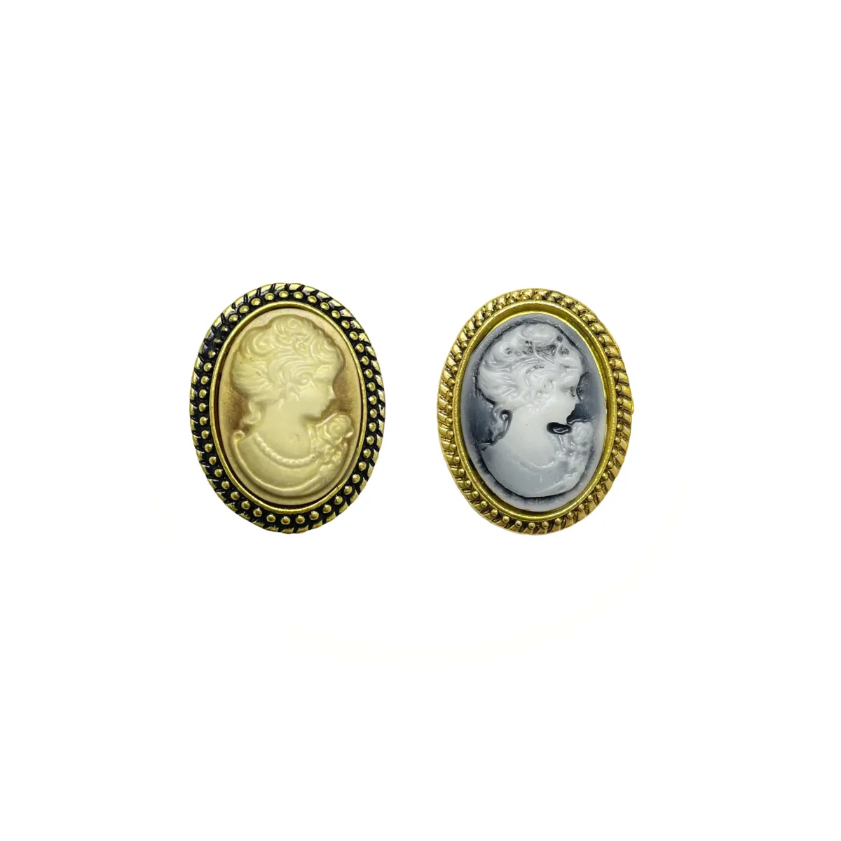Oval Frame Vintage Cameo Motif
