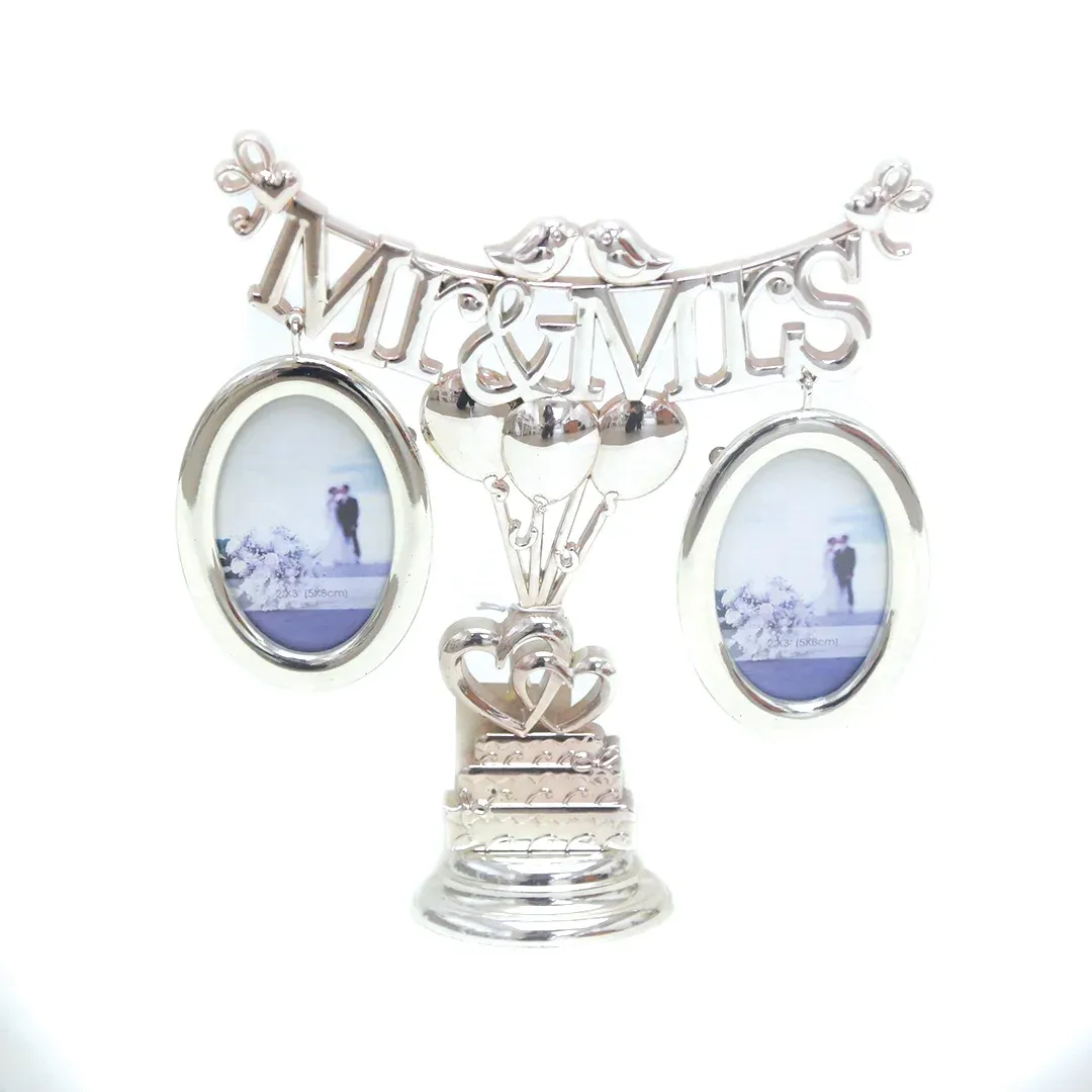 MR & MRS Table Decor With 2 Hanging Oval Frames
