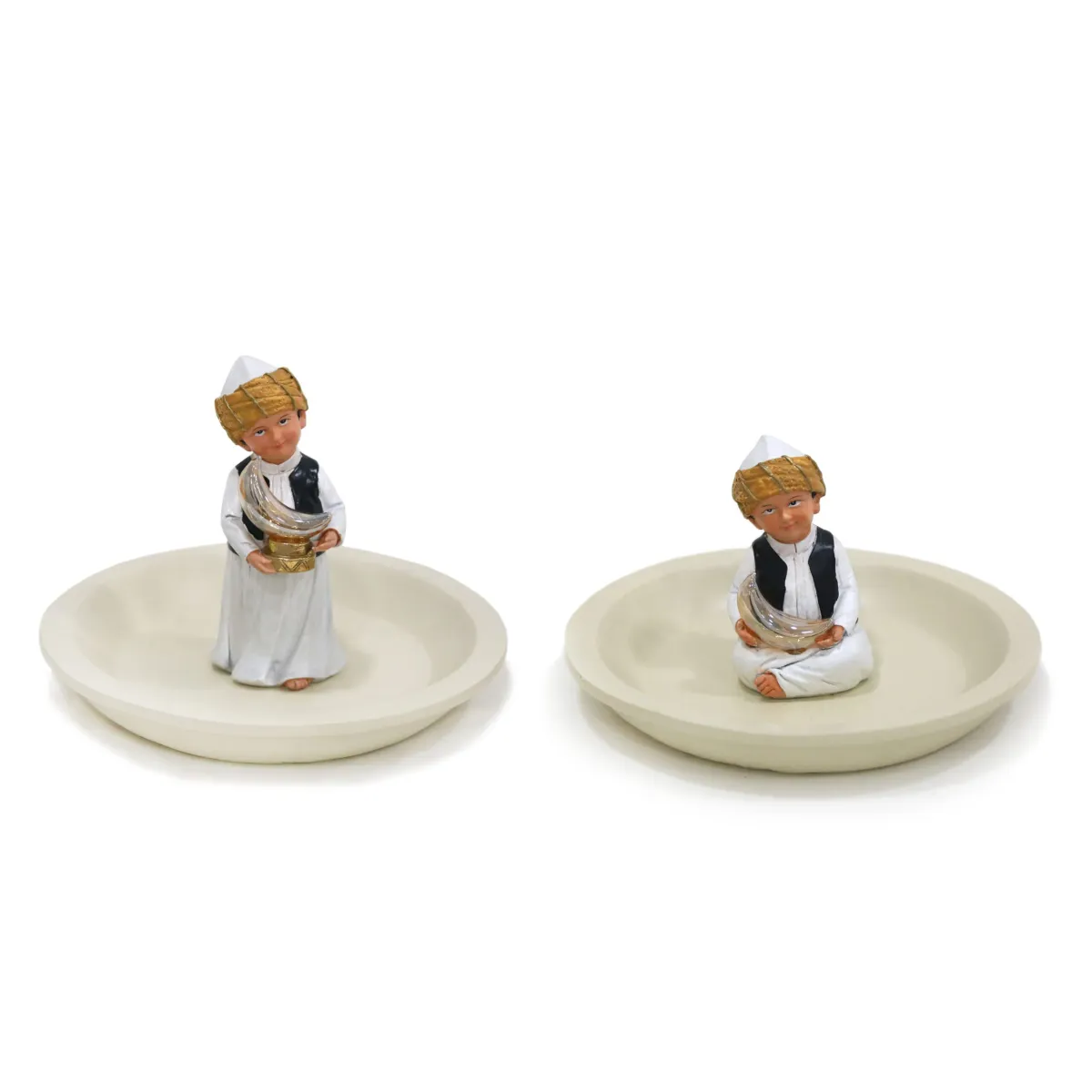 Ramadan Charm: Round Ivory Plate with Islamic Boy for Elegant Table Decor