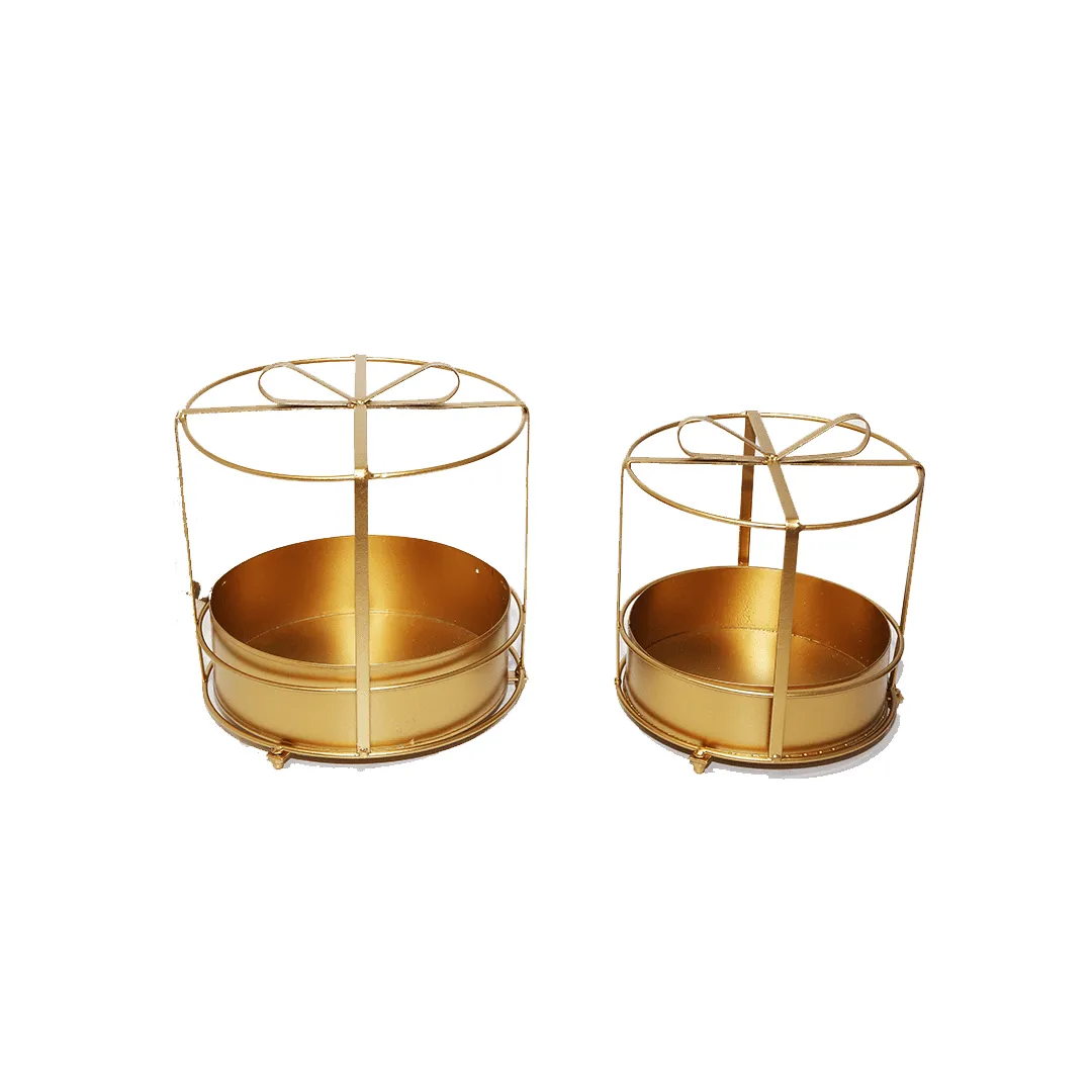 Golden Cylinder Gift Holder – Stylish Presentation